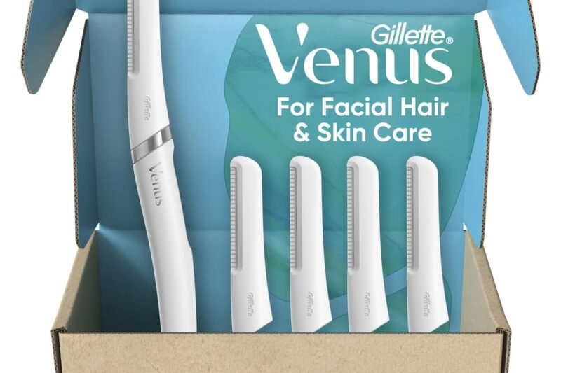 Gillette Venus Facial Razor, Exfoliating Dermaplaning Tool for Face, Replaceable Refills, Removes Fine Facial Hair, Exfoliates Dead Skin, Skin Defense Guard, Handle with 5 Blade Refills